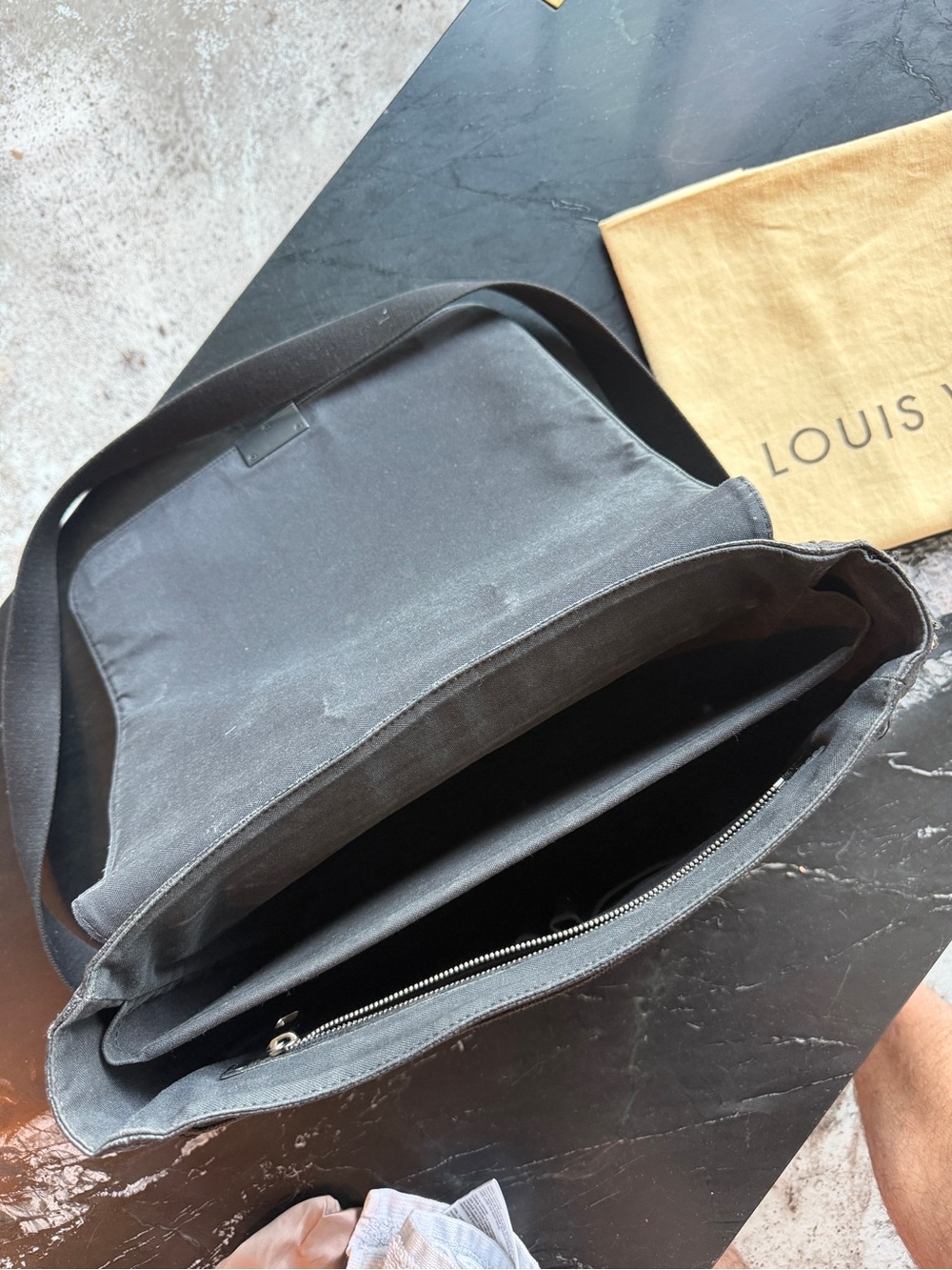 Louis Vuitton Black/Grey Damier Canvas Messenger Bag - Picture 11 of 12